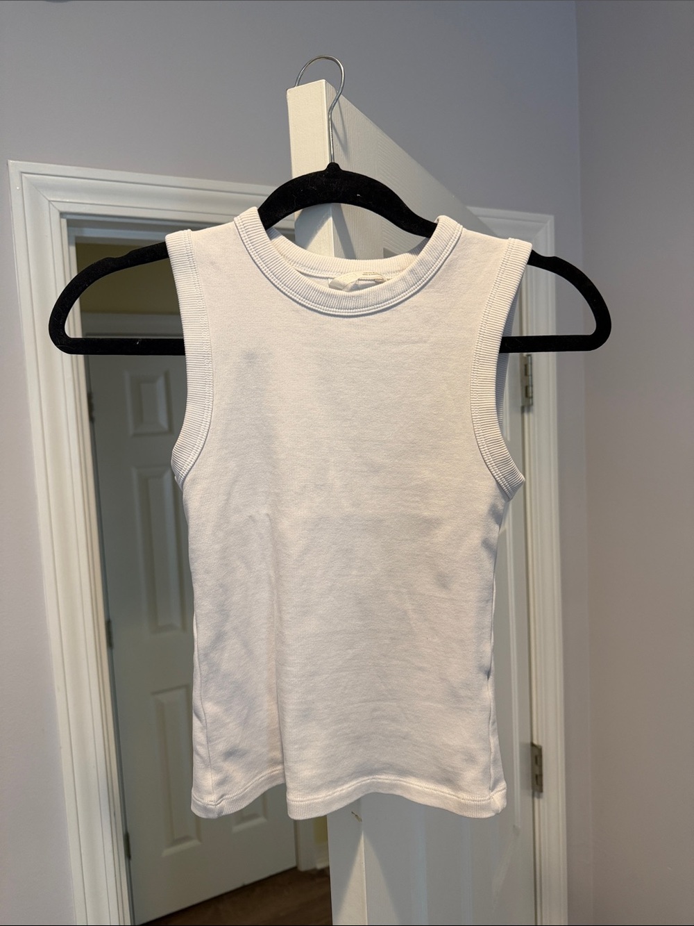 Zara White Ribbed Crewneck Tank Top